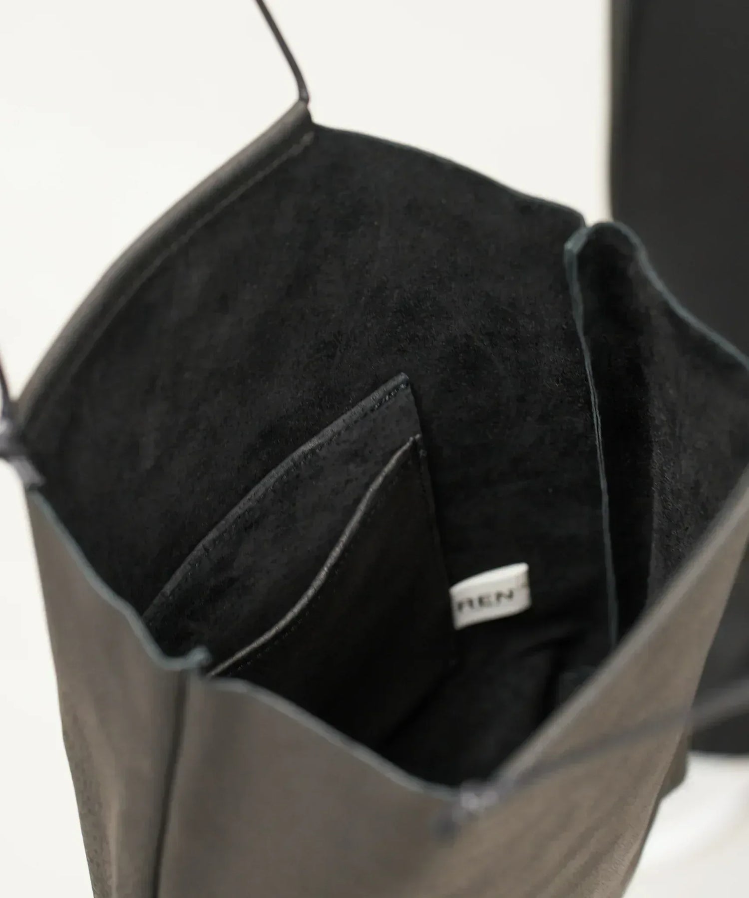 REN】シンプル豚革トートバッグ - 軽量でやわらかい、素材の風合いが