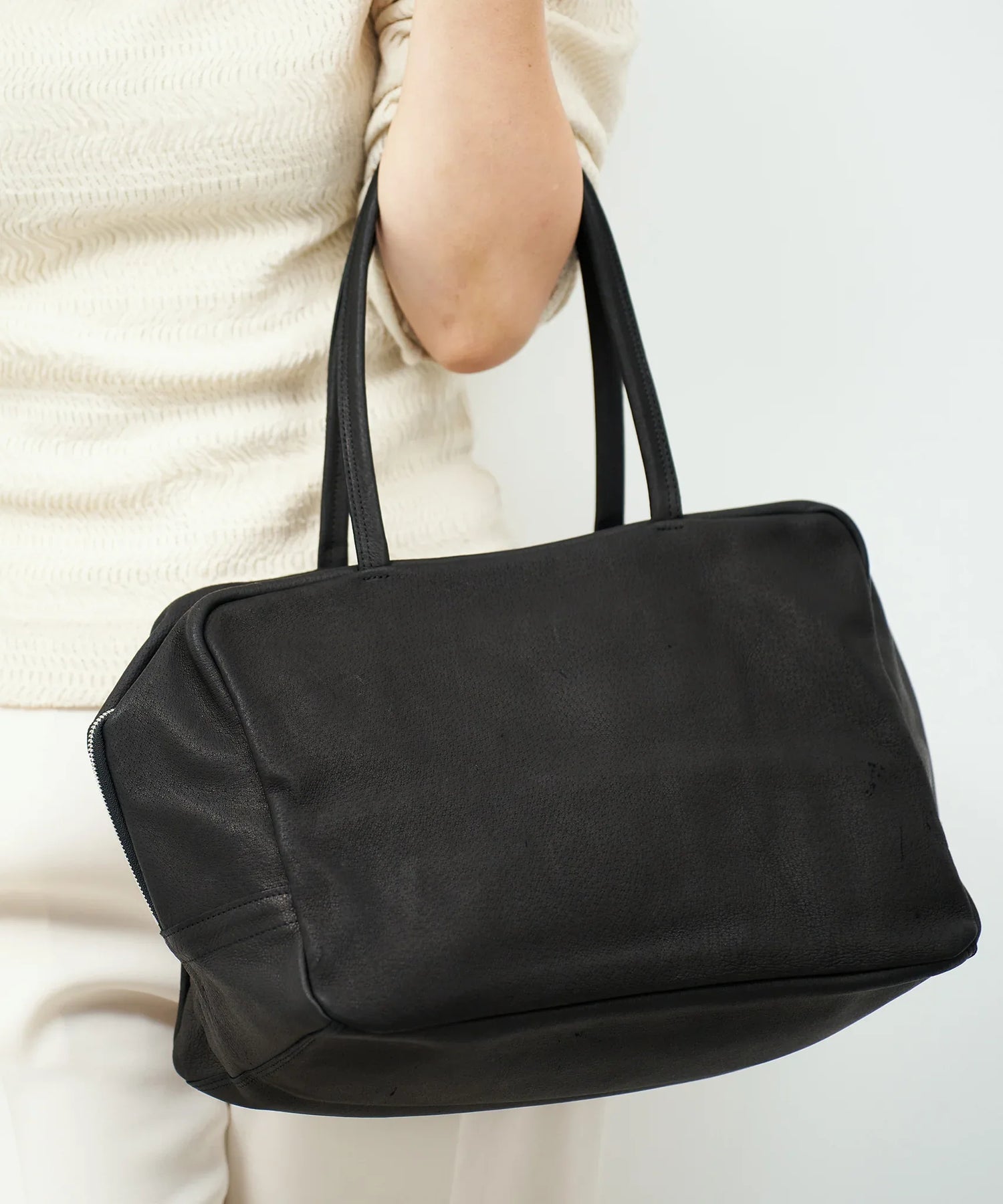 REN】《ボストンバッグ》シンプルで軽い、大きめのレザーバッグ。。