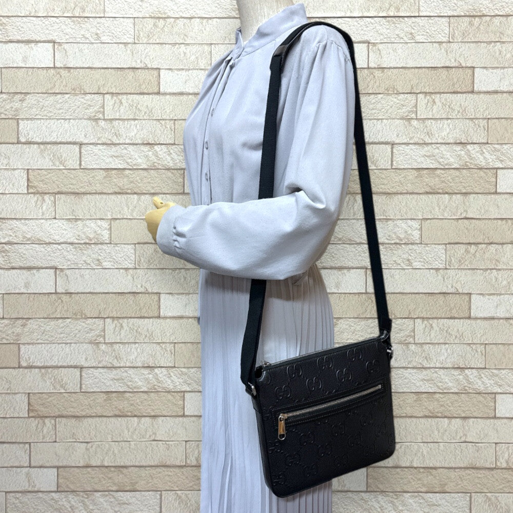 GUCCI グッチ GGエンボス ショルダーバッグ レザー メンズ 中古