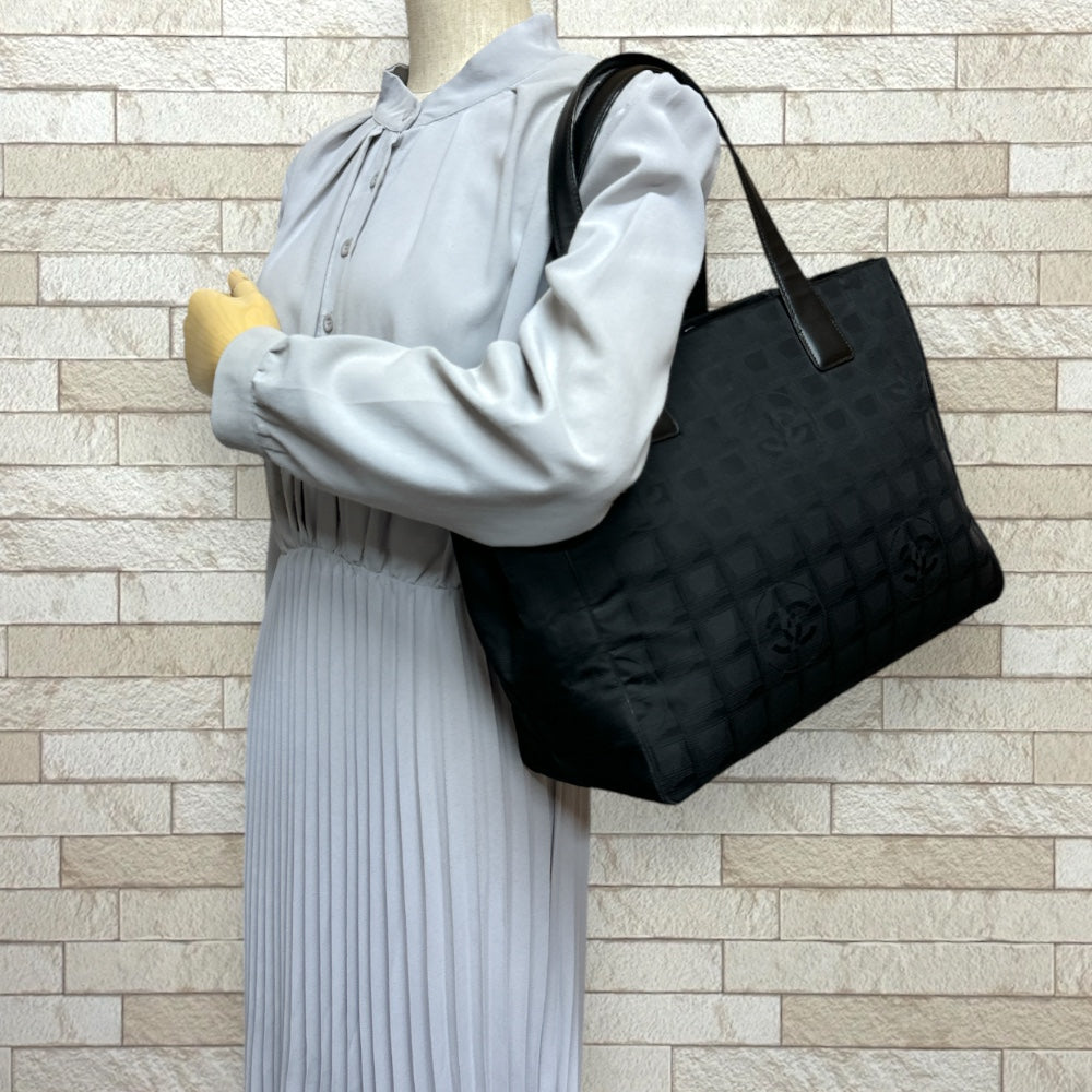 CHANEL シャネル トートMM ニュートラベル トートバッグ ナイロン