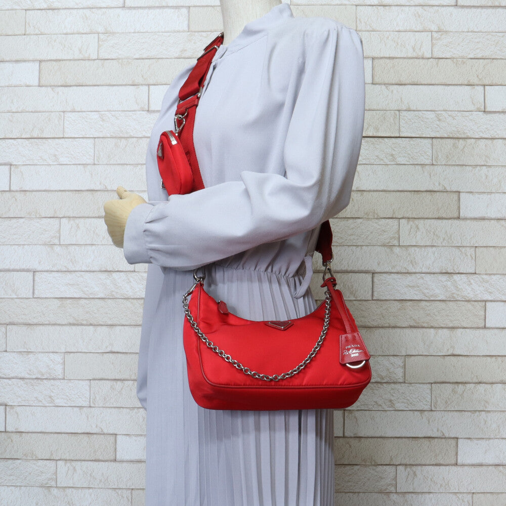 PRADA プラダ ショルダーバッグ ナイロン レッド ユニセックス 中古
