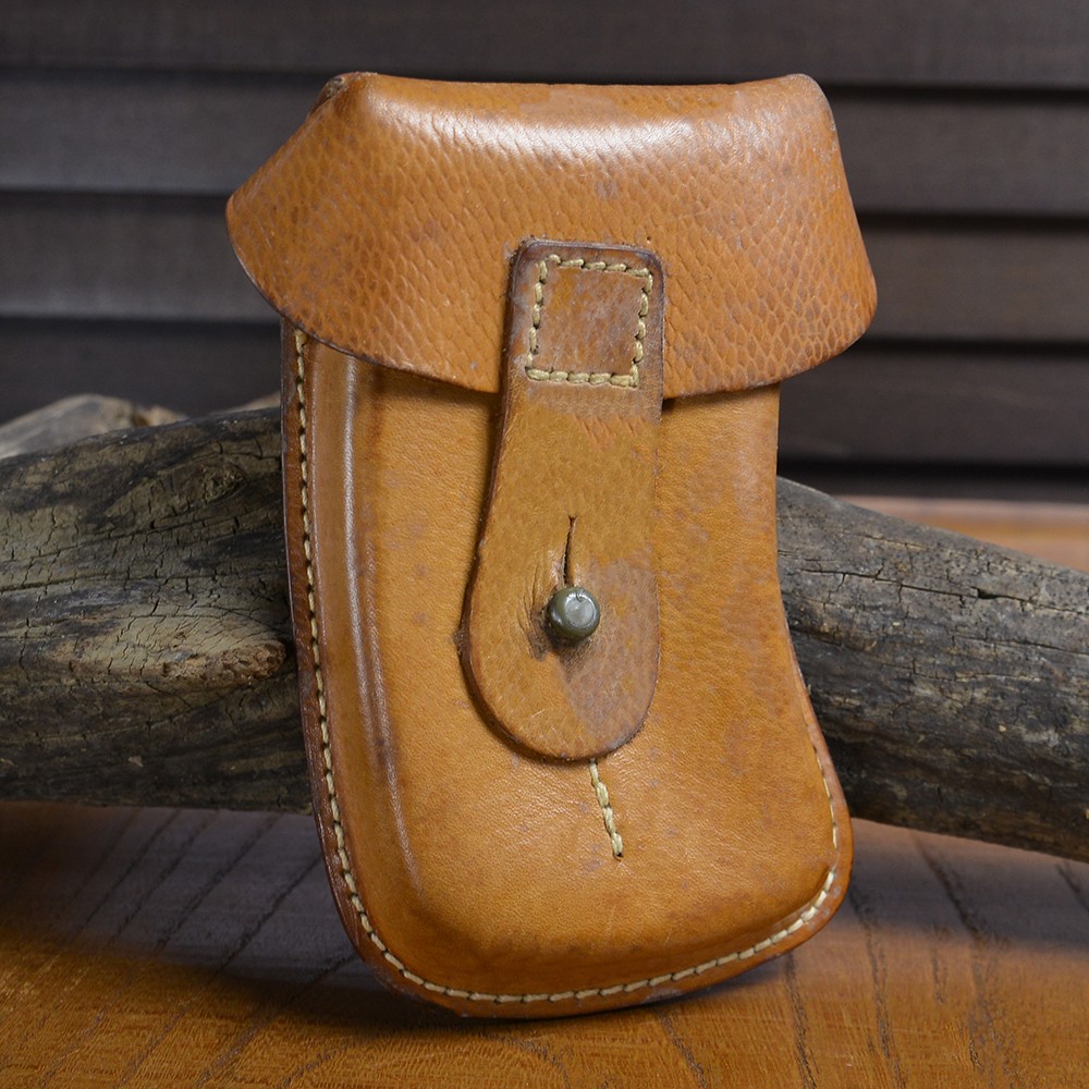 チェコ軍放出品 マガジンポーチ Vz61マガジン専用 革製 | ミリタリー