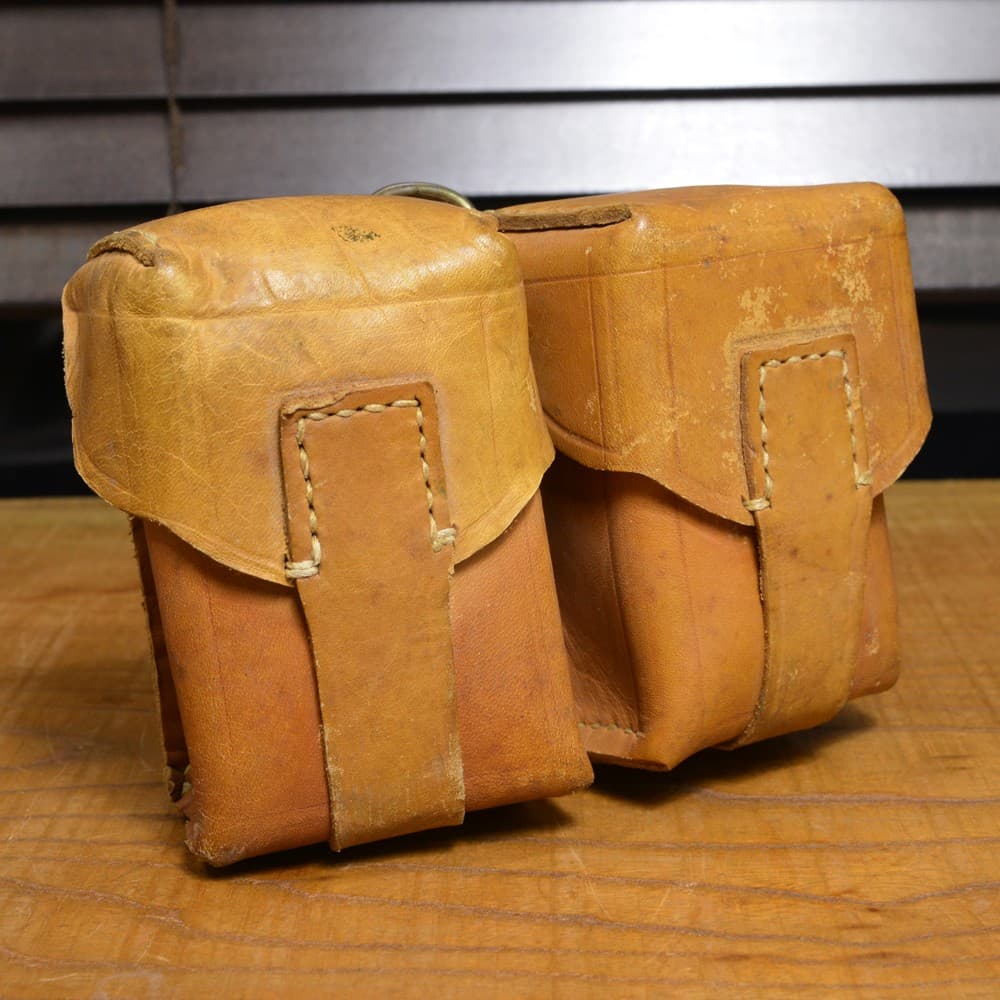 チェコ軍放出品 ダブルマガジンポーチ 革製 | ミリタリーショップ