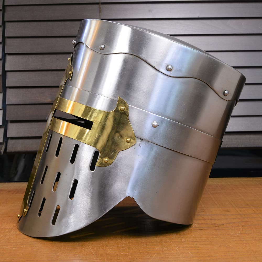 西洋甲冑 グレートヘルム 前期型 十字軍 中世ヨーロッパ式 ナイト