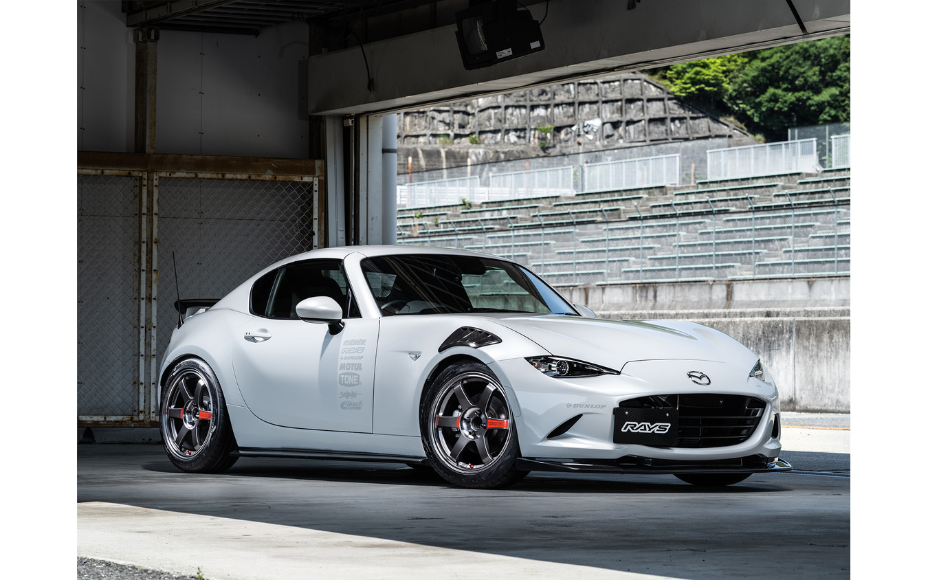 無駄を削ぎ落とした機能美！ 軽さと剛性を極めた、レイズ ボルク