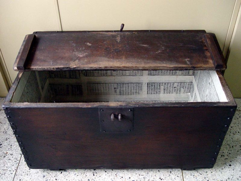 李朝屋 李朝家具と韓国雑貨のお店