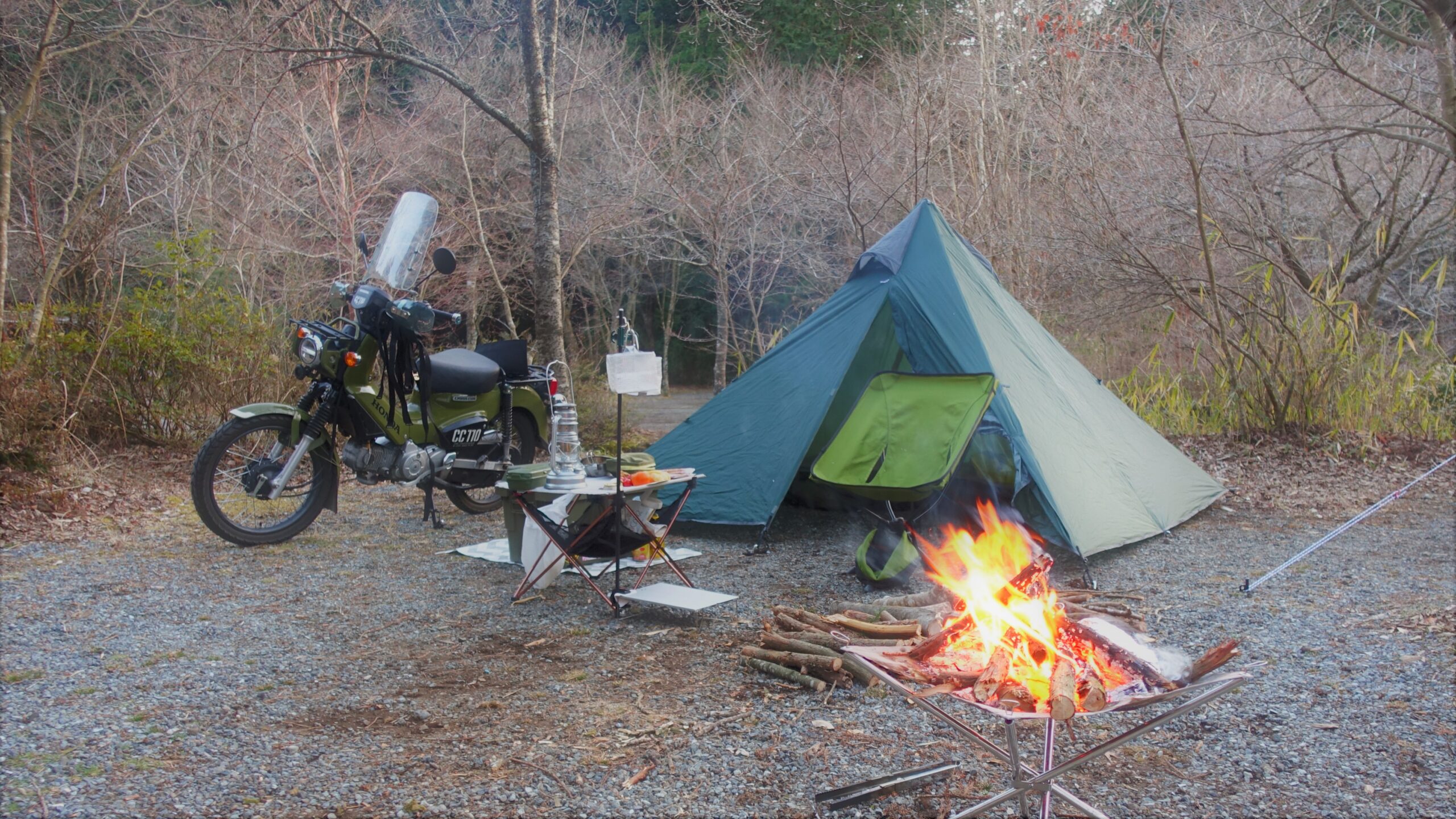 パンダライトってもしかしてバイクキャンプにピッタリなんじゃないの