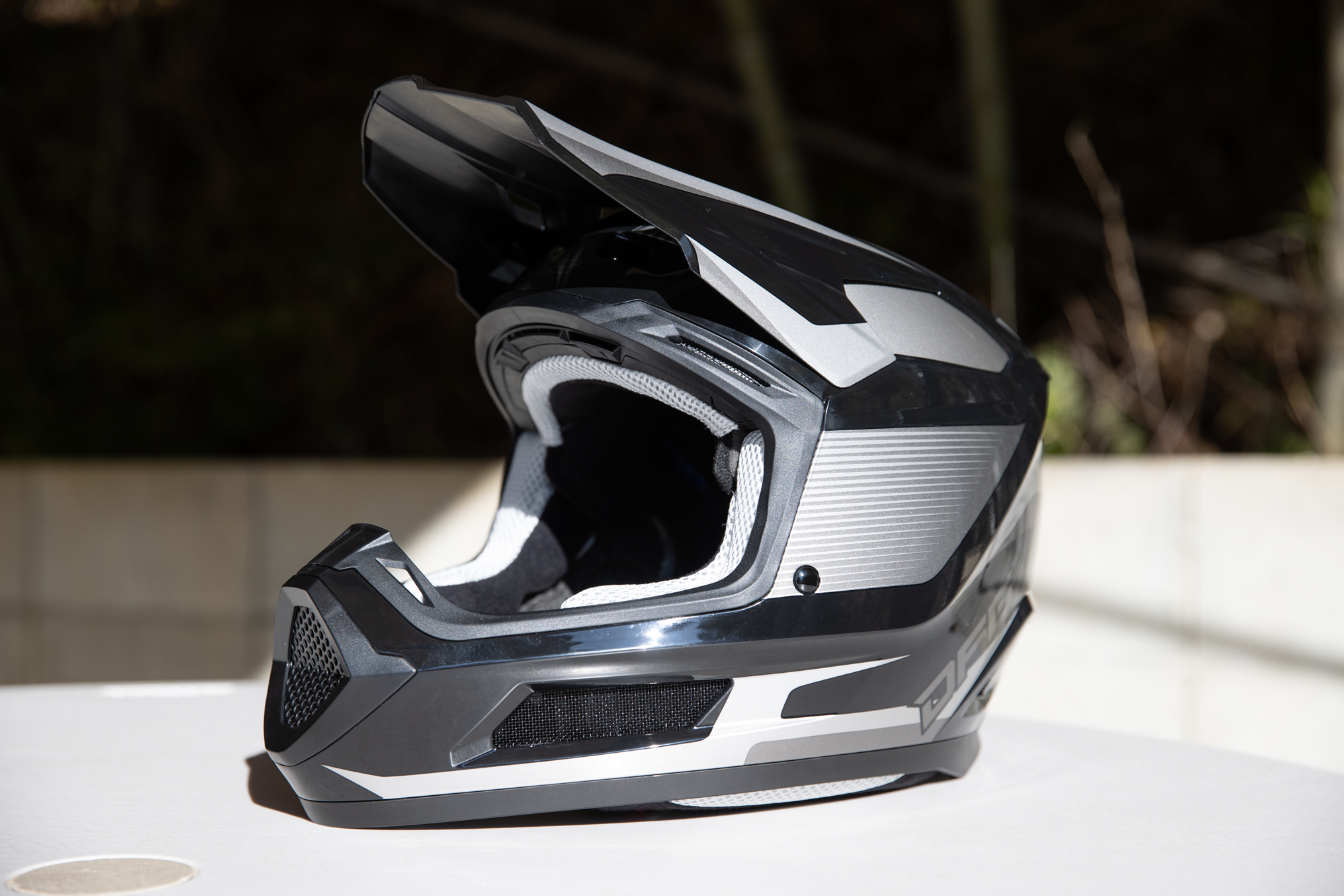 このスペックで2万円切り!? エースヘルメットのコストパフォーマンスが