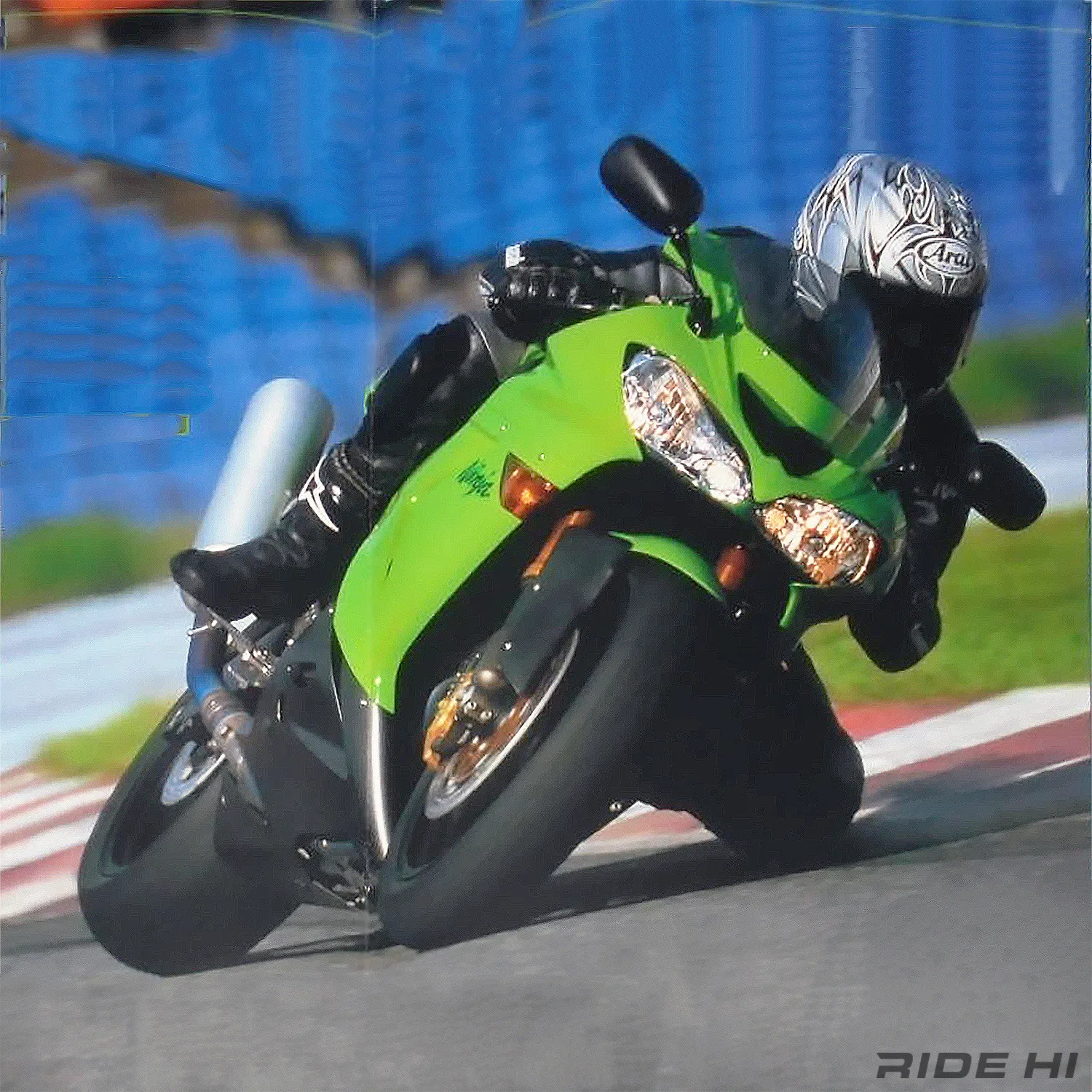 分かる人だけ乗ってくれれば良い！ZX-10R初代の半端ない尖り方！【この