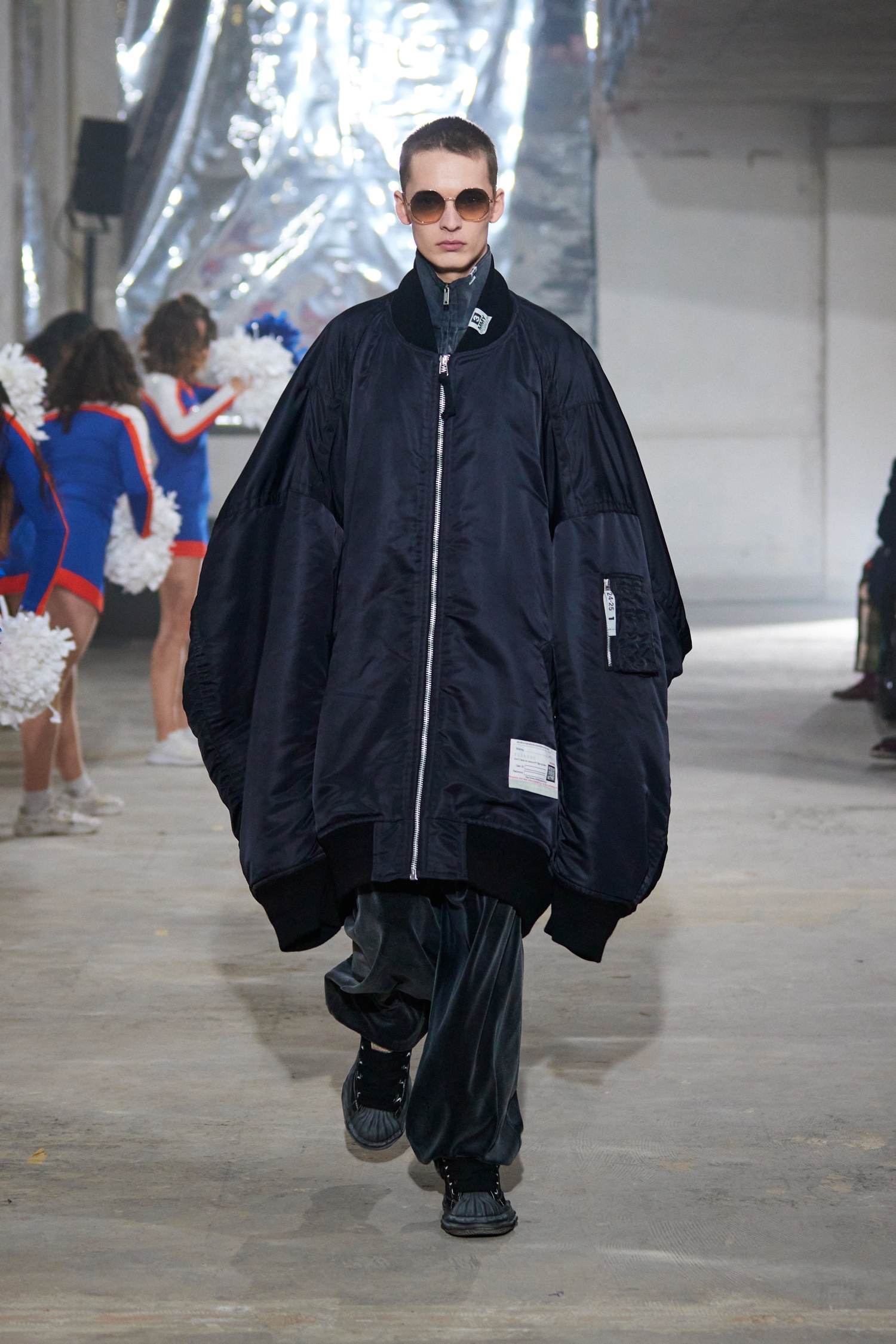 Maison MIHARA YASUHIRO（メゾン ミハラヤスヒロ）」、2024-25年秋冬