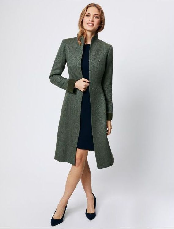 コート着こなし、キャサリン妃に学ぶ 襟やベルトで差 KATHERINE HOOKER