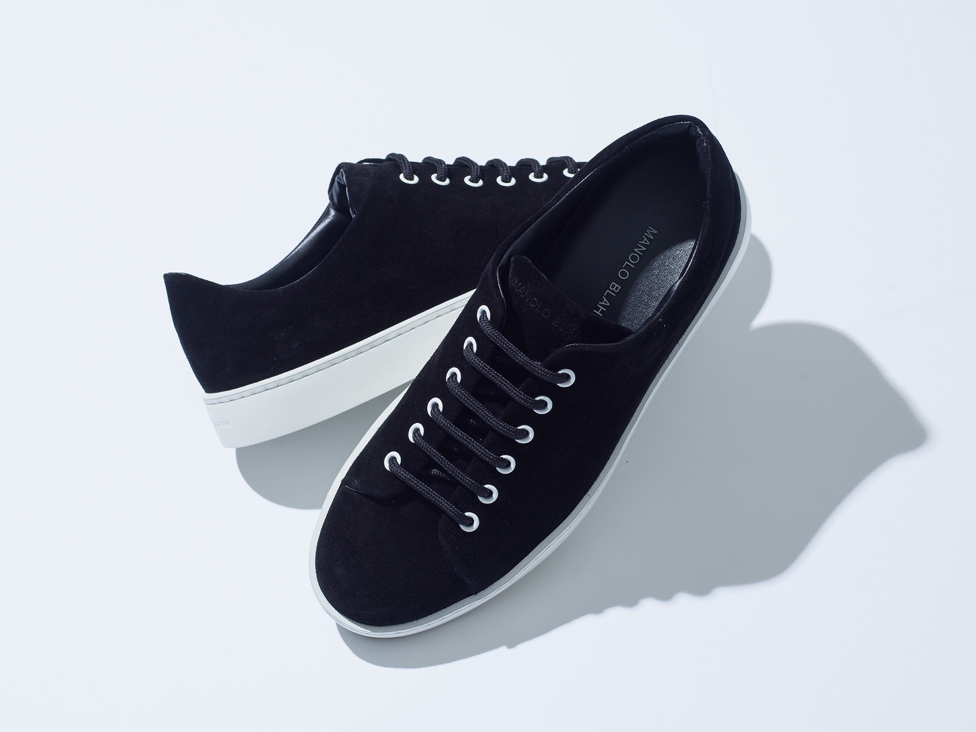 MANOLO BLAHNIK ブラックフラットシューズ 【公式通販】