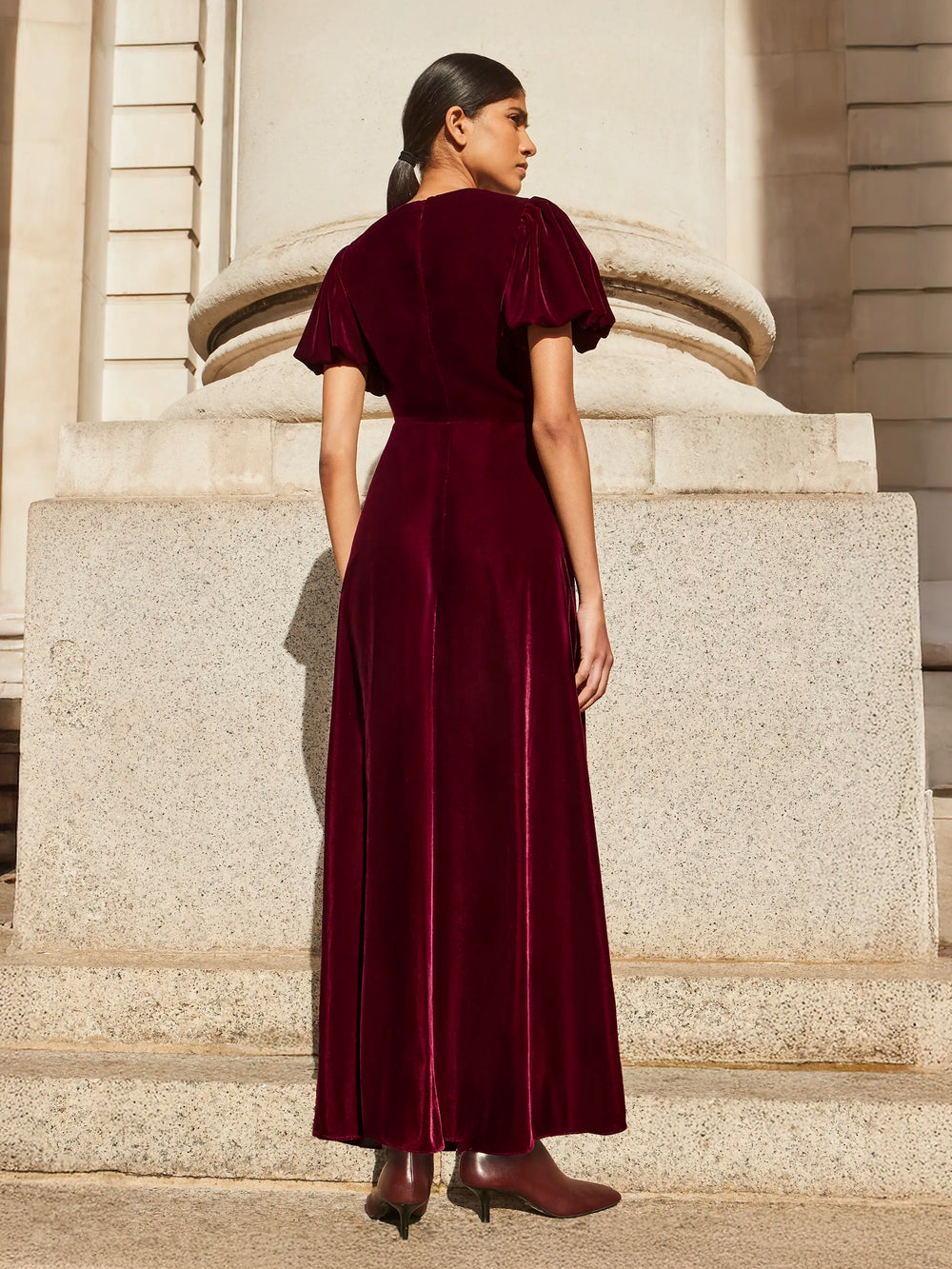 Jessie Plum Velvet Puff Sleeve Dress – Ro&Zo