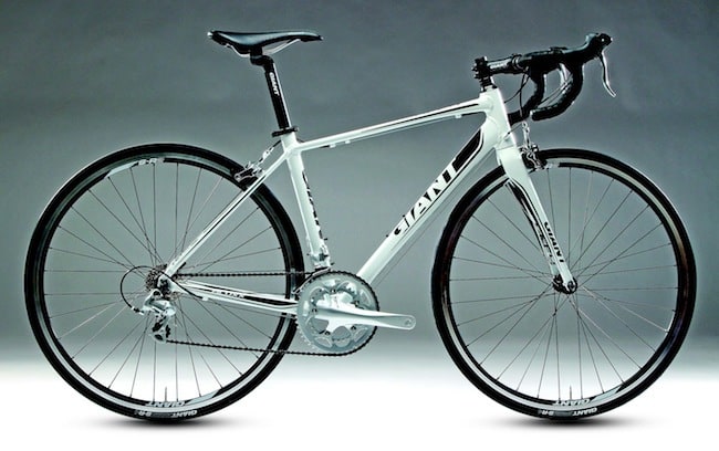 RBA Test: Giant Defy 3 - Road Bike Action