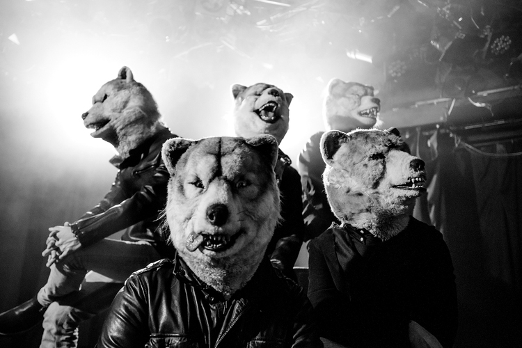 MAN WITH A MISSION、TOKYO TANAKAが犬ぞりに挑戦するジャケ公開