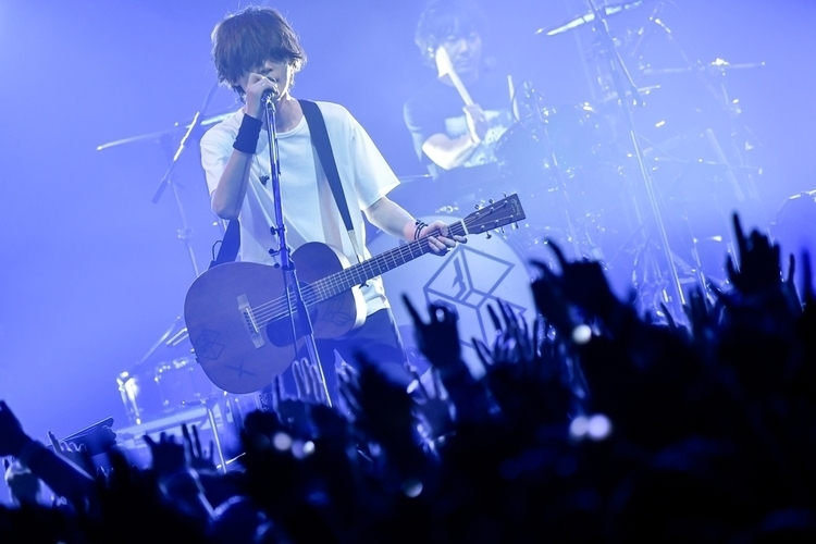 BUMP OF CHICKEN、観客と近い距離を楽しんだ超満員の新木場2DAYS (2017