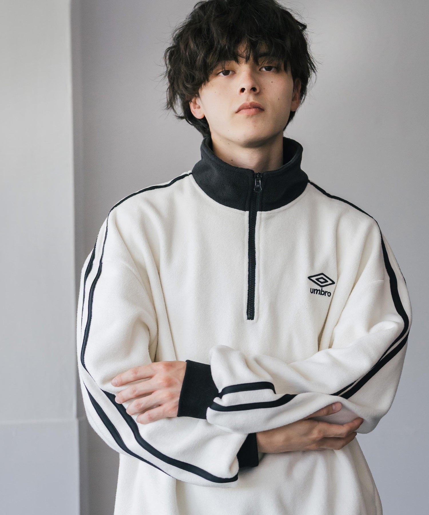 UMBRO 別注コラボオーバーサイズワンポイントロゴ刺繍サイドライン