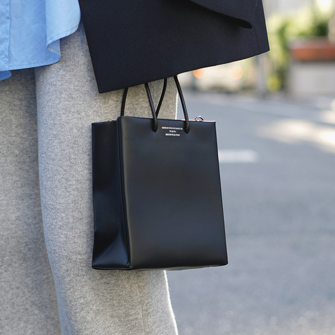 UNKNOWN PRODUCTS（アンノウンプロダクツ） レザー ペーパーバッグ