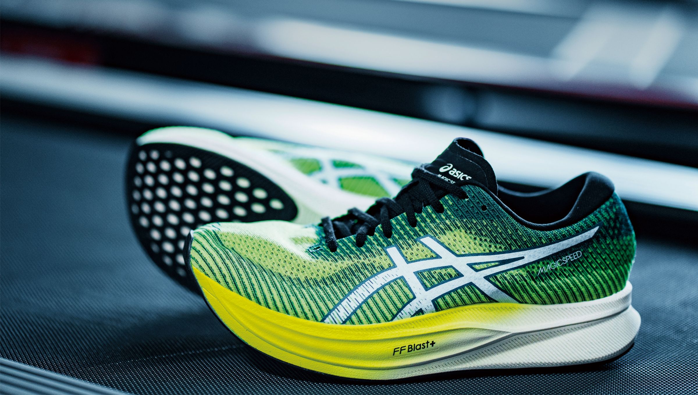 アシックスからMAGIC SPEED 2が発売