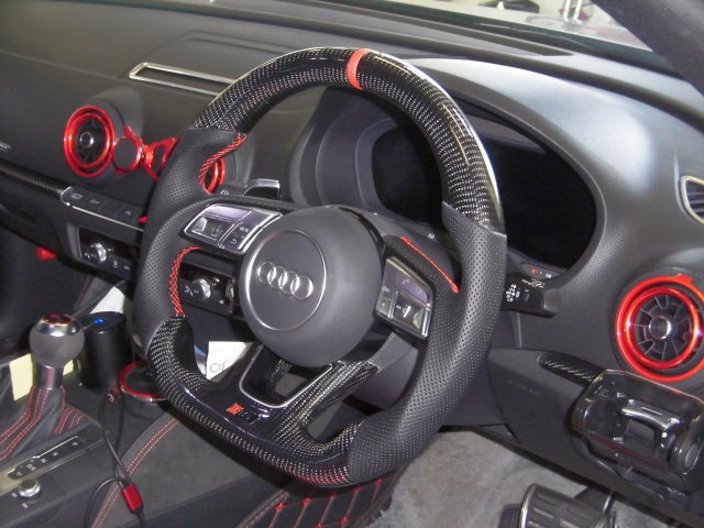 AUDI アウディ RS3 8V 後期 スポーツバック RST カーボンステアリング