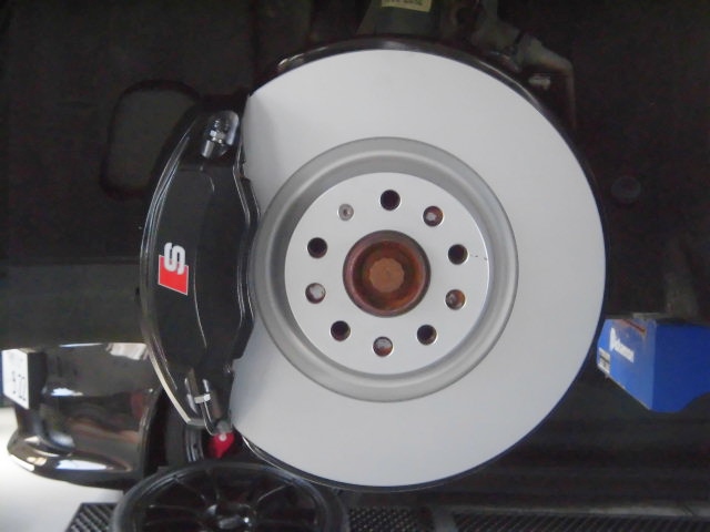 アウディ AUDI TT 8S/FV 2,0TFSI QUATTRO TTS純正フロントブレーキ