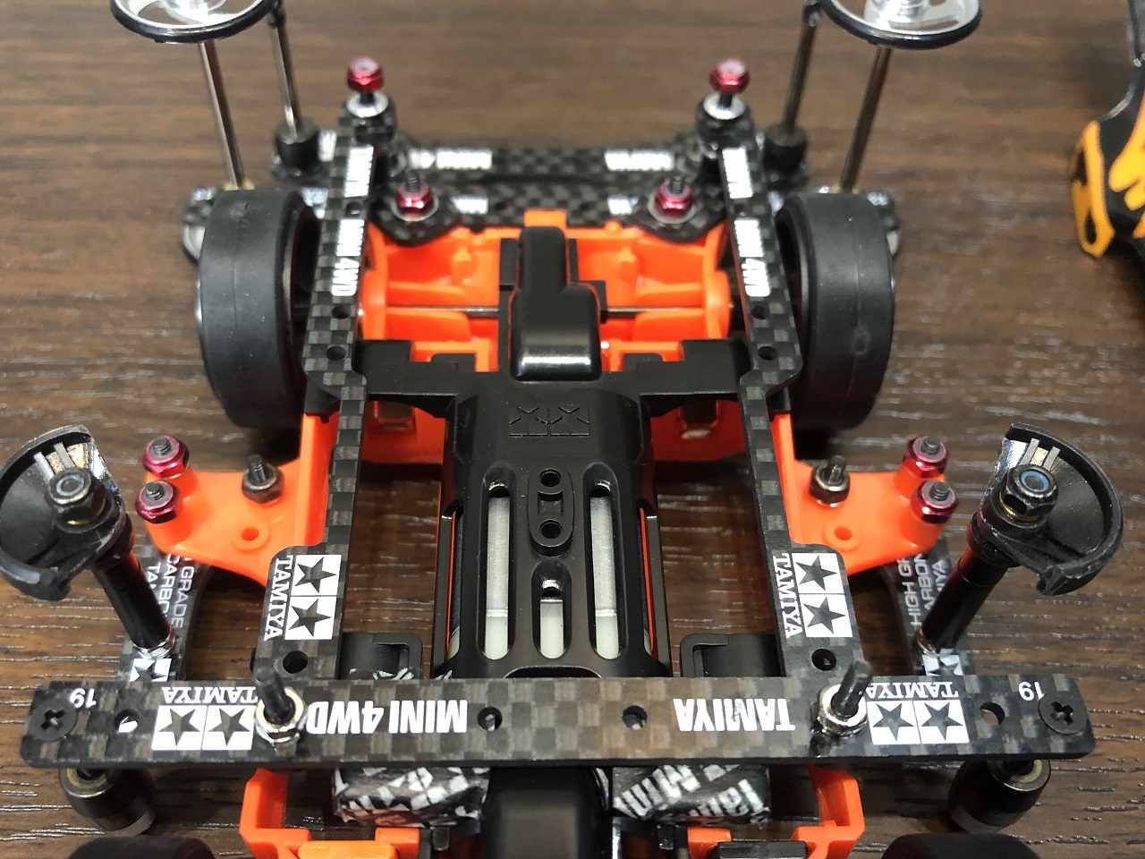 ミニ四駆】カーボン仕様の贅沢な1台を制作してみた【レビュー】 | QUAD
