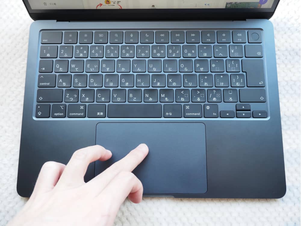 MacBook Air M3 ミッドナイトを徹底レビュー｜13インチの洗練された