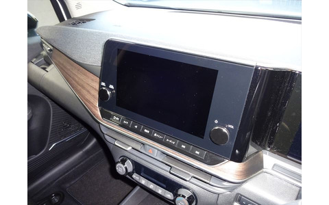 日産車用新型サービスパネル「NISSAN TYPE-2」も同梱、走行中でも