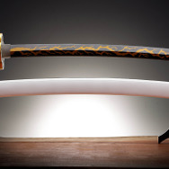 鬼滅の刃」我妻善逸の日輪刀が約1/1で初立体化！ 下野紘ボイスの“霹靂