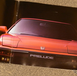 ボンネットは驚きの低さ！先代から30mm低くなった3代目ホンダ