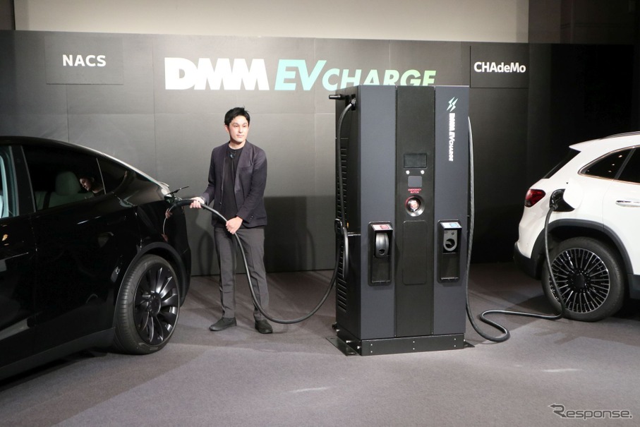 テスラユーザーも変換アダプターなしで使える充電器、DMM EV CHARGEが