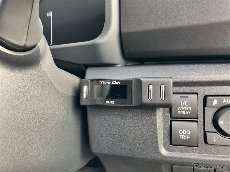 走りを変える、ブリッツの「スマスロ」「スロコン」に『レクサスLM