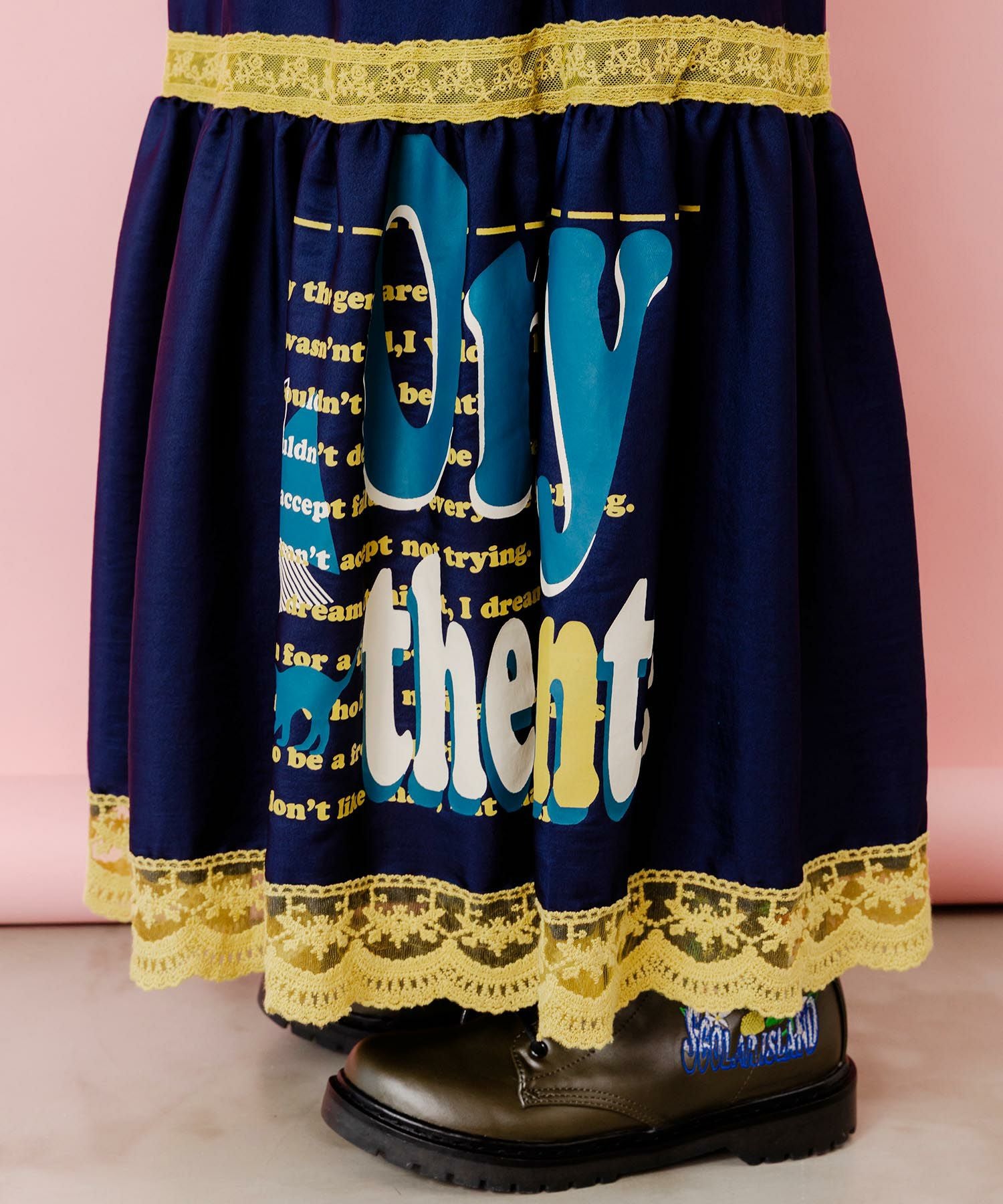 153608：スカラーグラフィック柄 レース×サテンスカートの通販-ScoLar