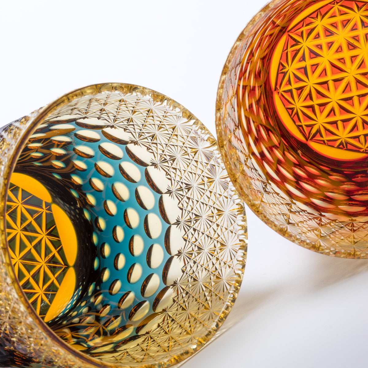 M-204 石塚春樹作 菊繋ぎに玉重文様 オールド – 硝子工房 彩鳳