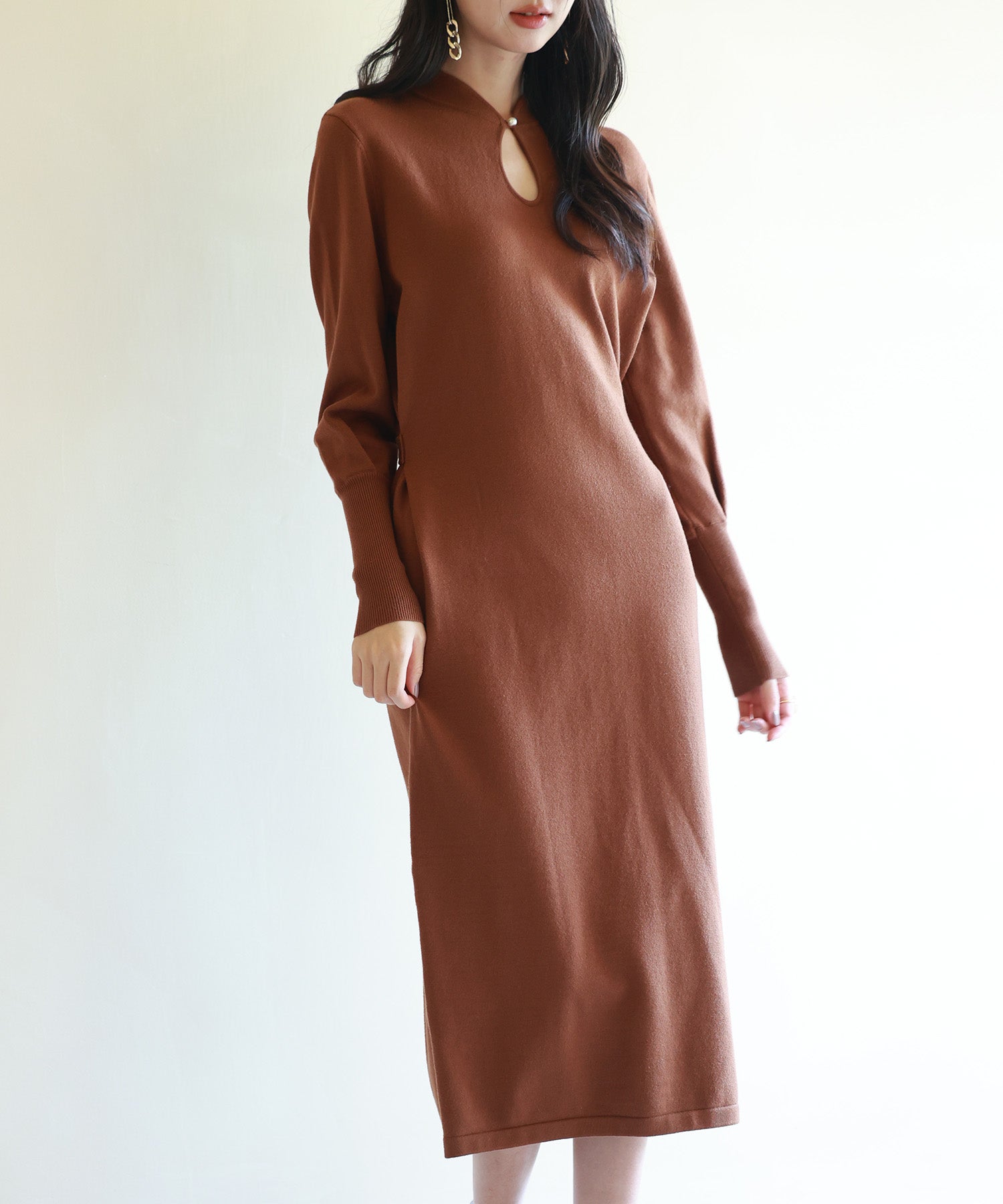 ハイゲージ編み長袖ニットワンピース ブラウン – [公式]SAISON DE
