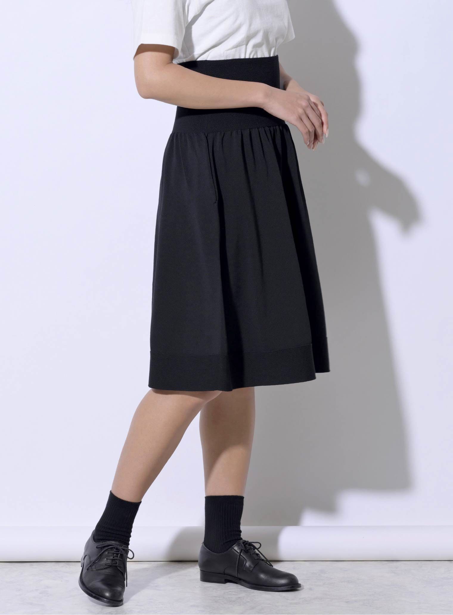 のびるニットミドルスカート ポケット付き | 公式 SAIFUKU サイフク