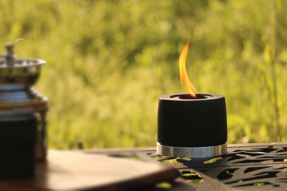 炎と暮らす生活！室内でも焚き火を楽しめる新発想の焚き火台「mfire」