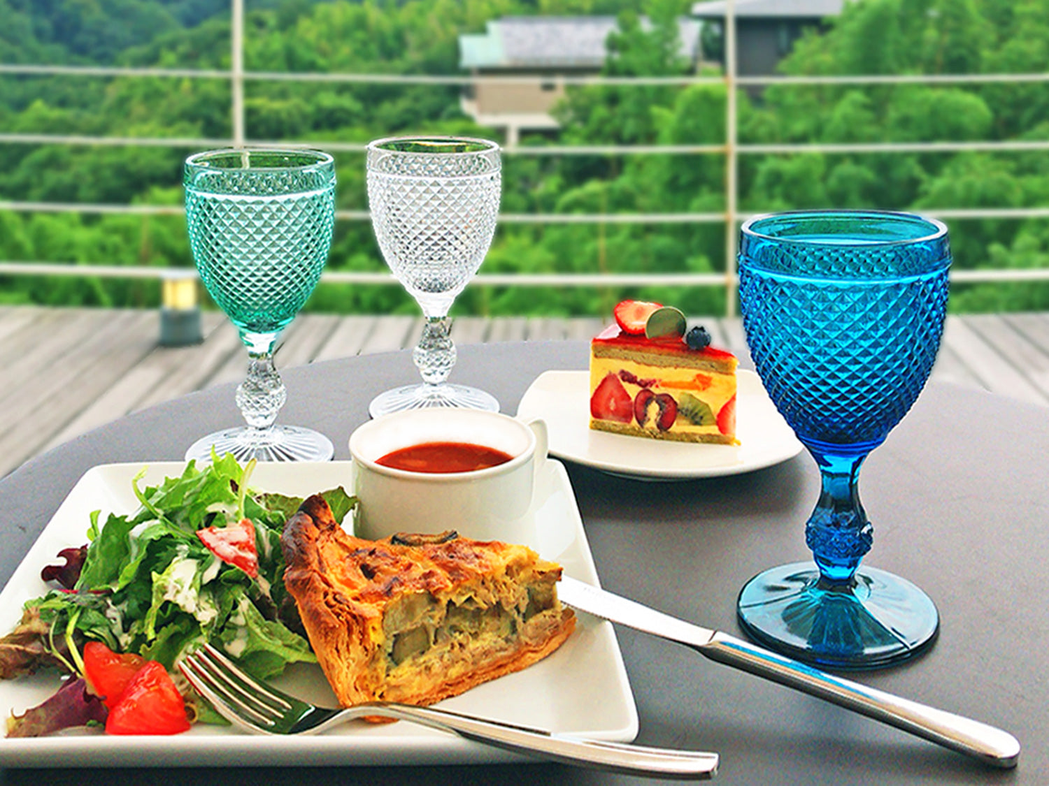 Vista Alegre 食器 皿 ポルトガル製品 直径22CM Vista Alegre 食器 皿