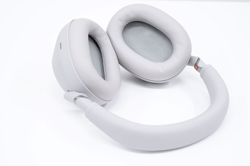 WH-1000XM6 実機でカラー紹介 ブラック・プラチナシルバー