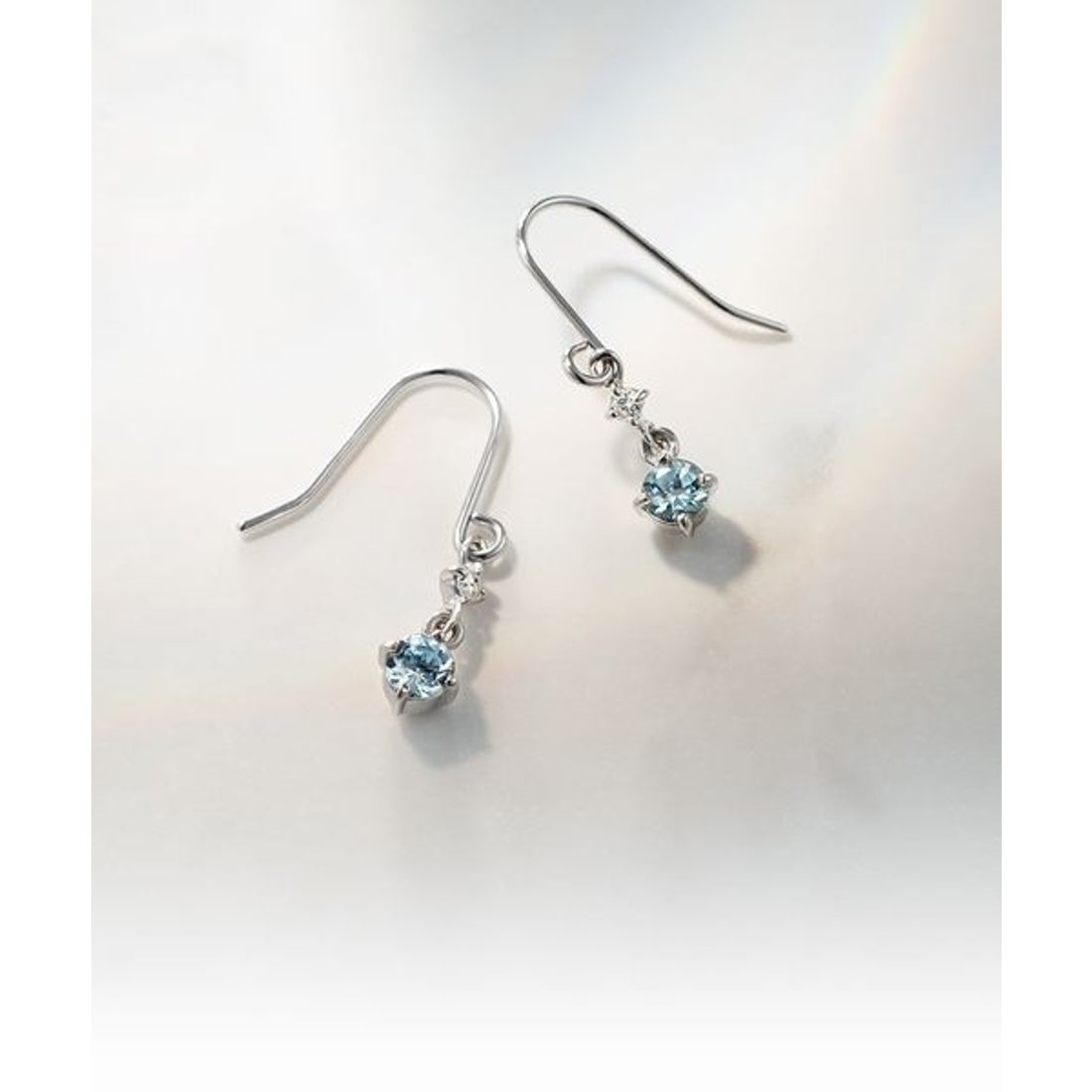 ヨンドシー 4℃ K10WGアクアマリンピアス （メーカー指定色