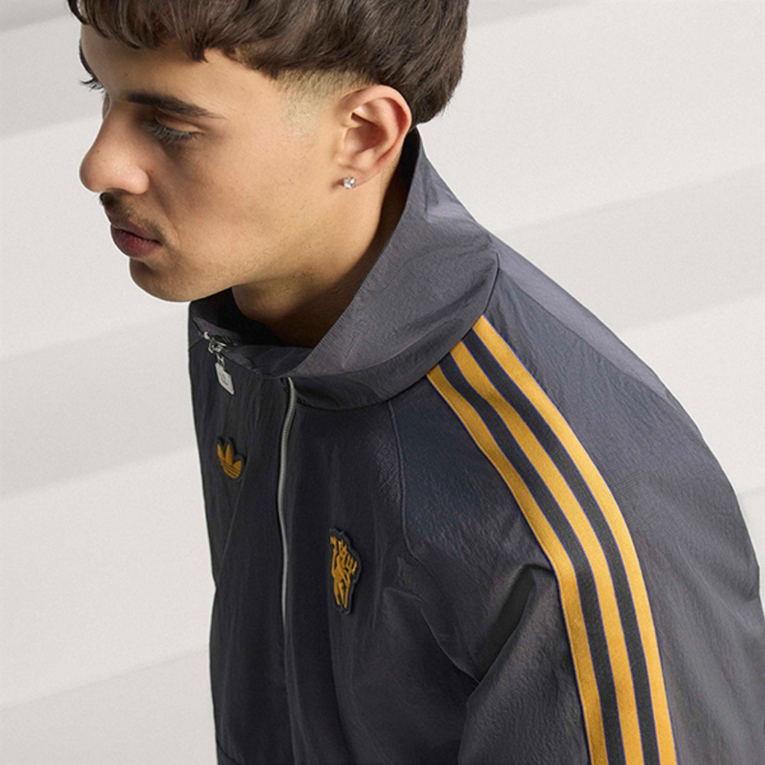 adidas マンチェスターユナイテッド 25/26 TERRACE ICON ハーフジップ