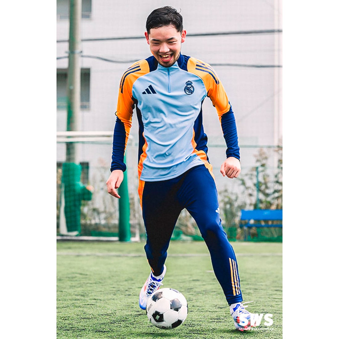 adidas レアルマドリード 24/25 トレーニングトップ(ブルー) JNN37