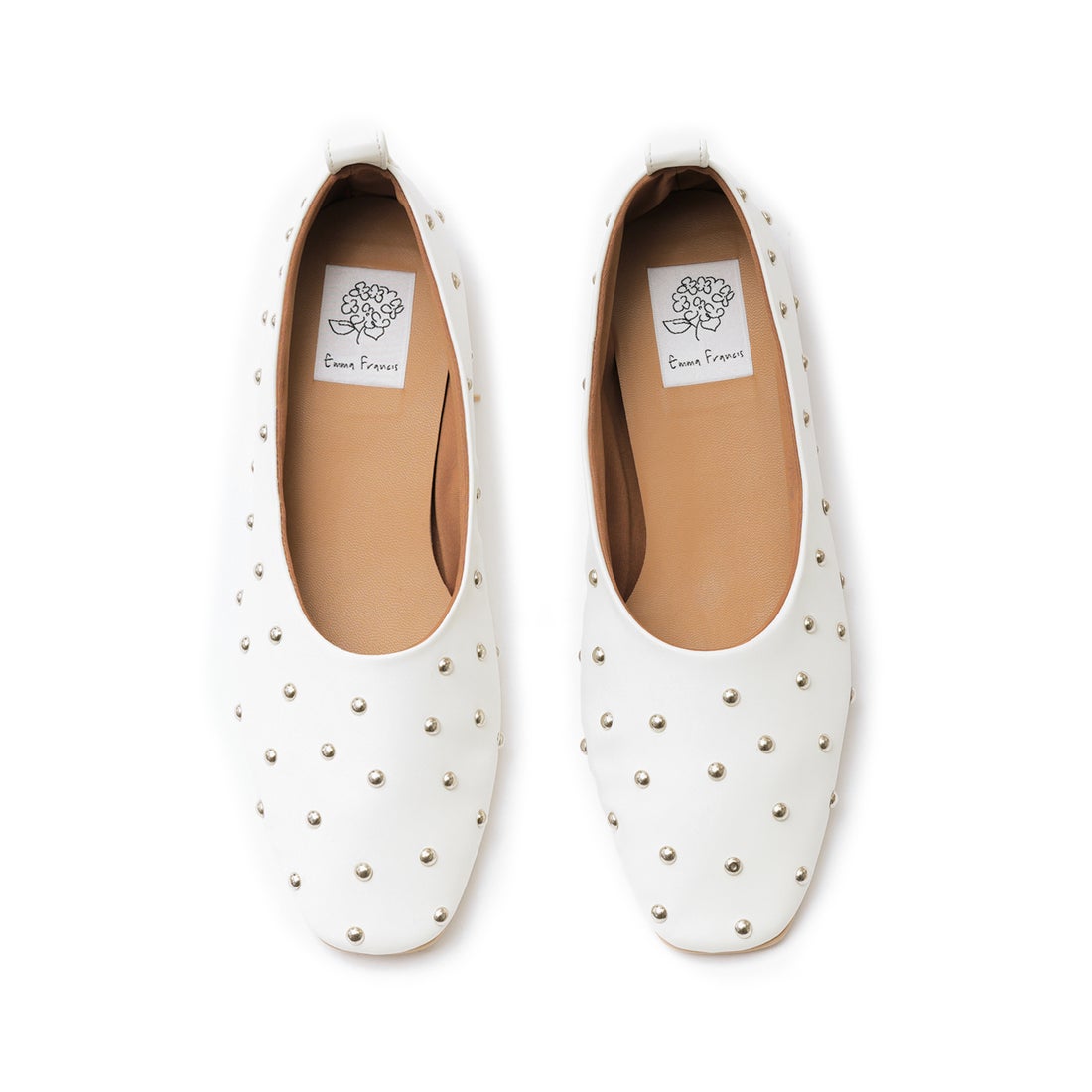フラット スタッズパンプス （ホワイト スムース） -Emma Francis