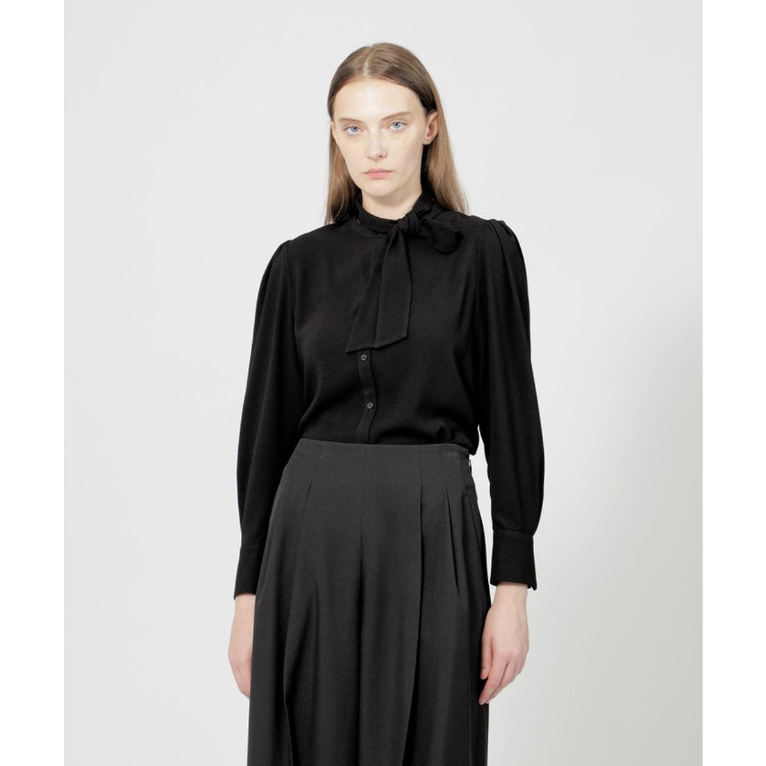 エポカ EPOCA ソフトジョーゼット ボウタイブラウス （黒