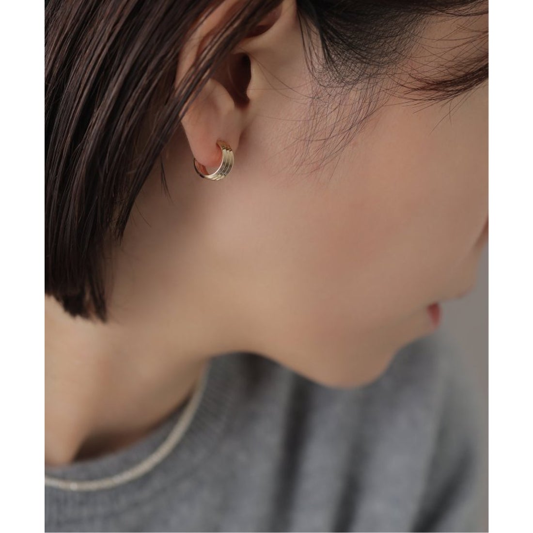 リラ Lilas ダブルV線フープピアス K10（両耳） （ゴールド