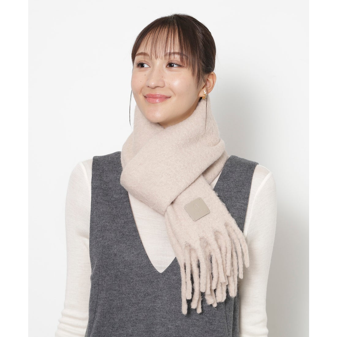 FURLA 【日本製】本革ネーム付き アルパカ混シャギーマフラー 25×180cm