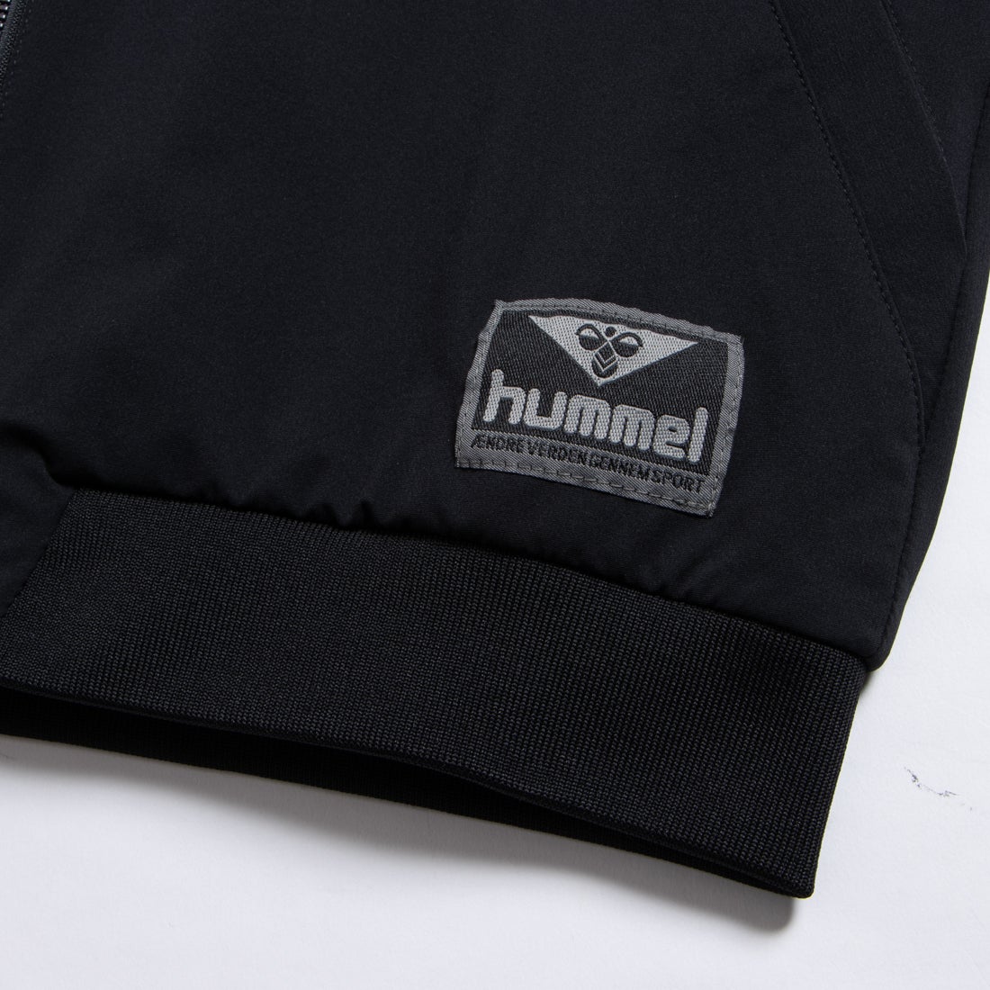 hummel ガンバ大阪 2023 HMPボンバージャケット(ブラック) HAW2125GO