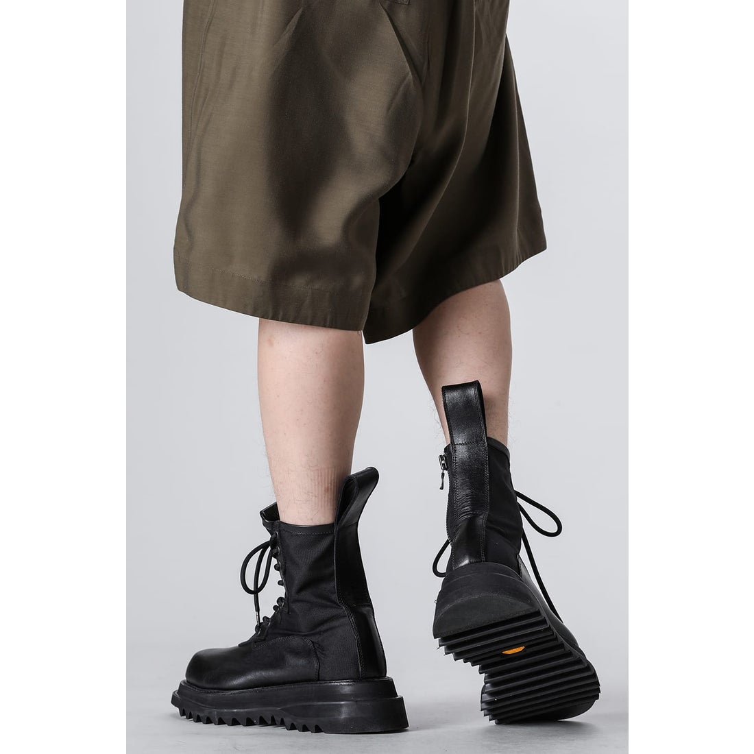 ユリウス JULIUS Cow Skin Lace Up Boots （Black） - ファッション