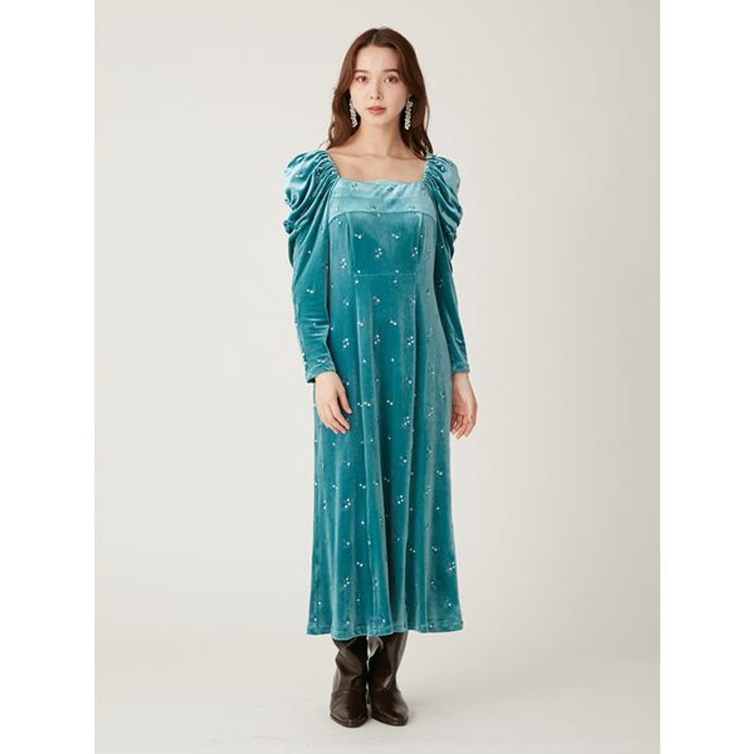 リリーブラウン LILY BROWN フラワーエンブロイダリースクエアネック