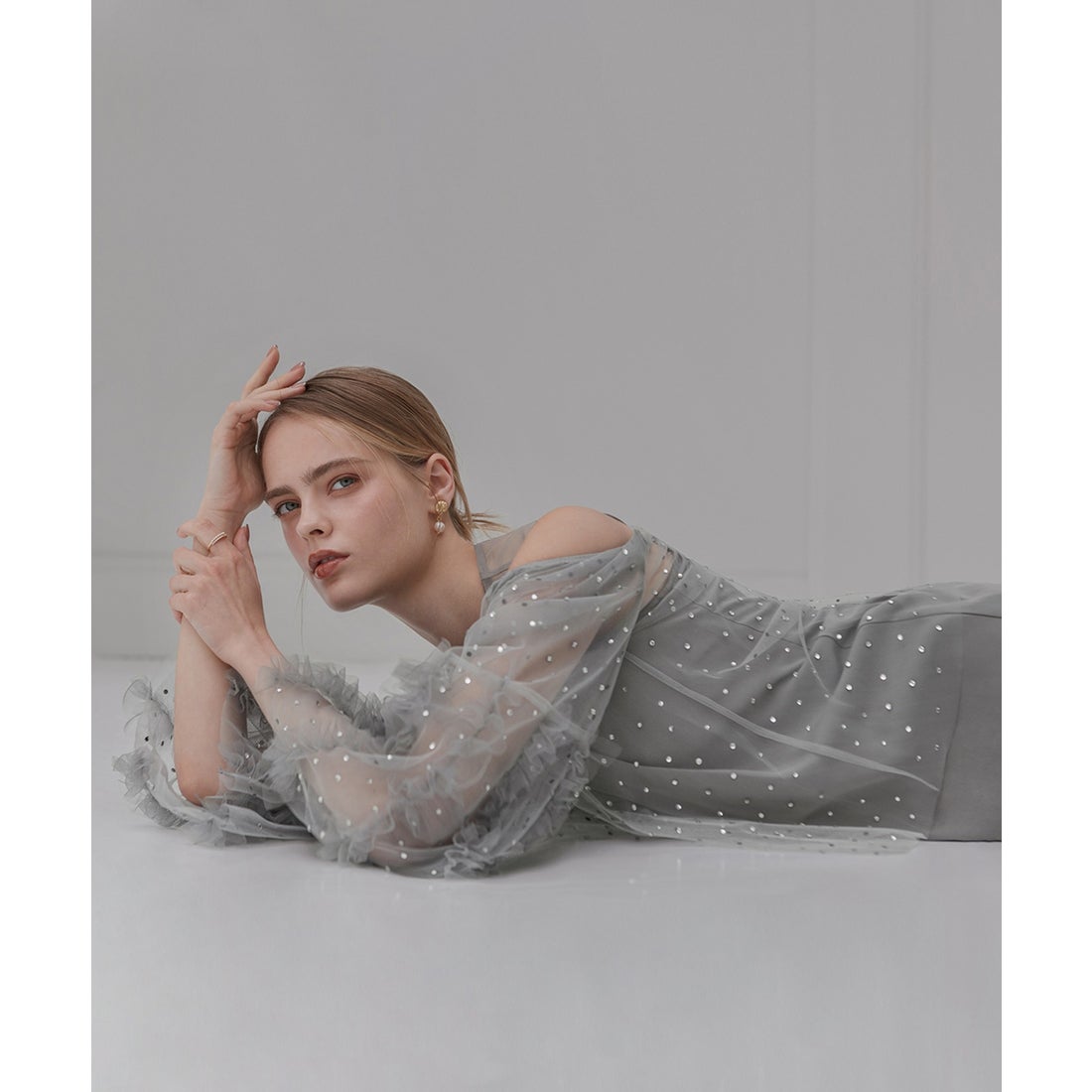 レジャ Leja ドットストーンオフショルIラインワンピースドレス